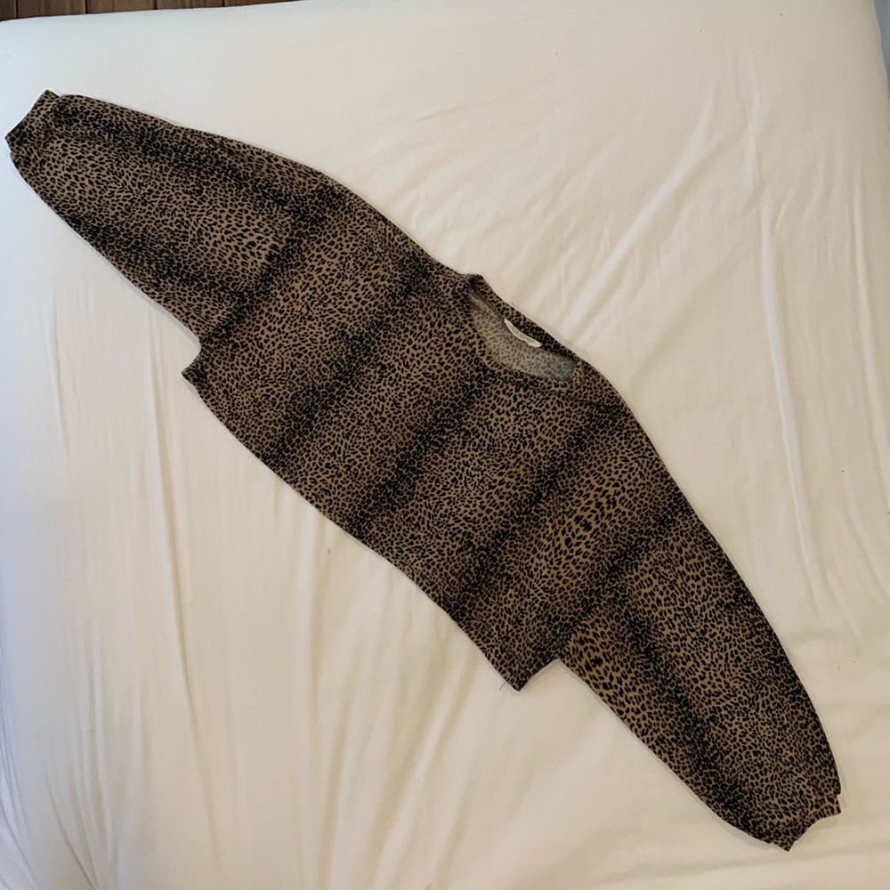 Leopard long balloon sleeve crop top
